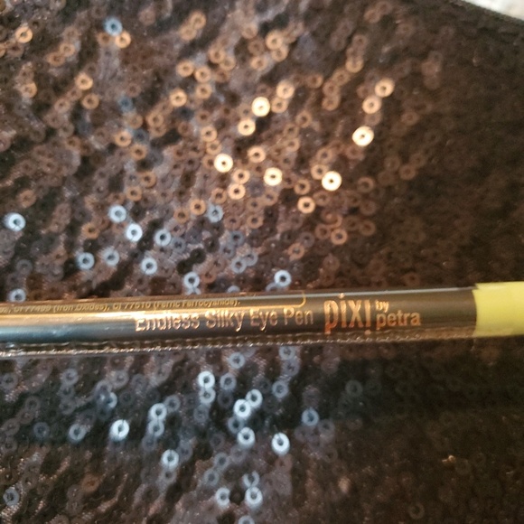 Betty Boop bag + IBY Beauty shadow + Pixie Eye Pen - Picture 5 of 6